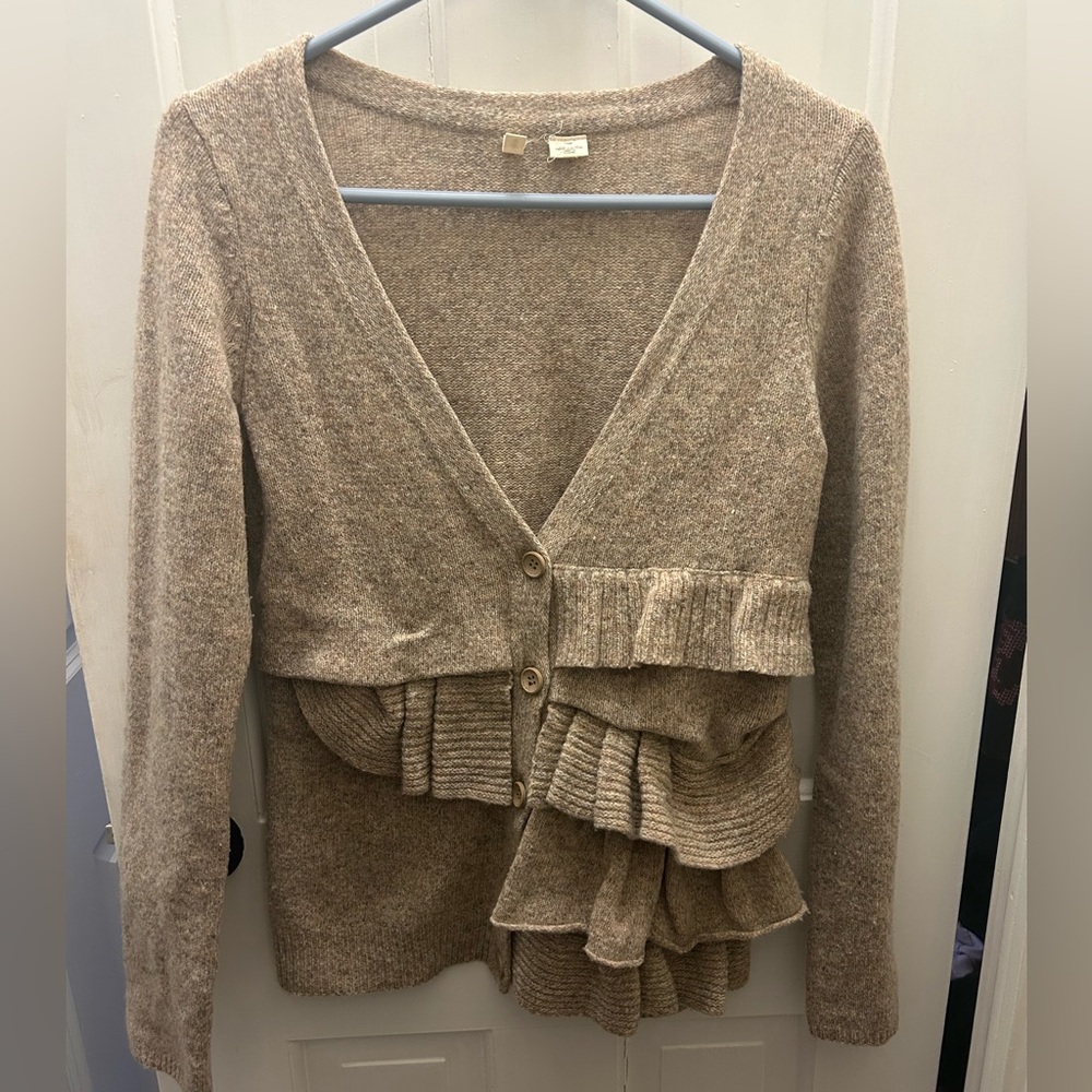 MOTH SPLIT DECISION RUFFLE CARDIGAN IN LIGHT BROWN OATMEAL SIZE MEDIUM